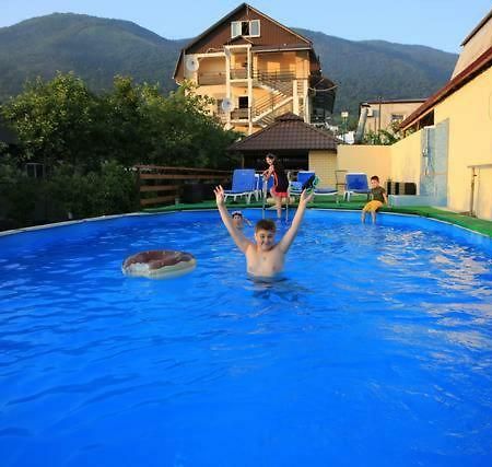 U Ruslana Guest House Gagra Esterno foto